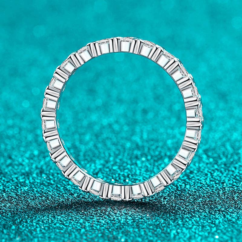 Moissanite Shared Prong Stacking Ring in 925 Sterling Silver: 7 US/CA