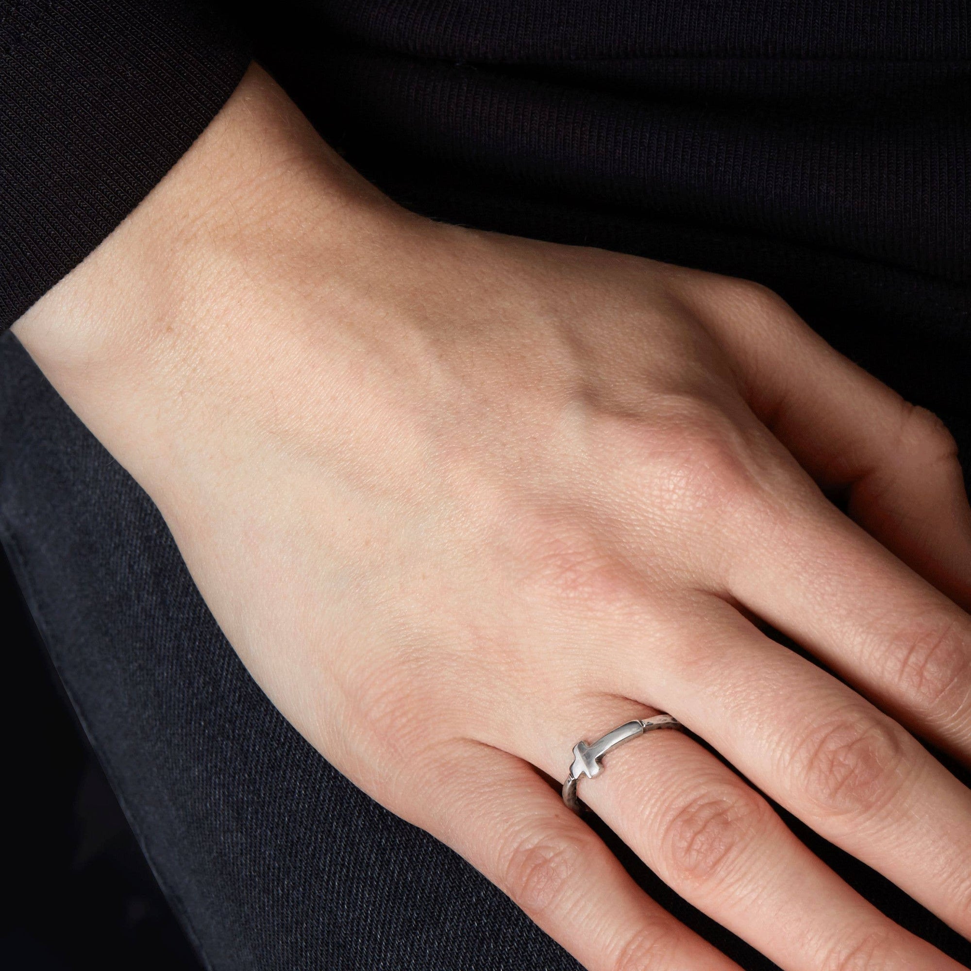 Silpada 'Simplex Cross' Textured Ring in Sterling Silver, Si: White / 6