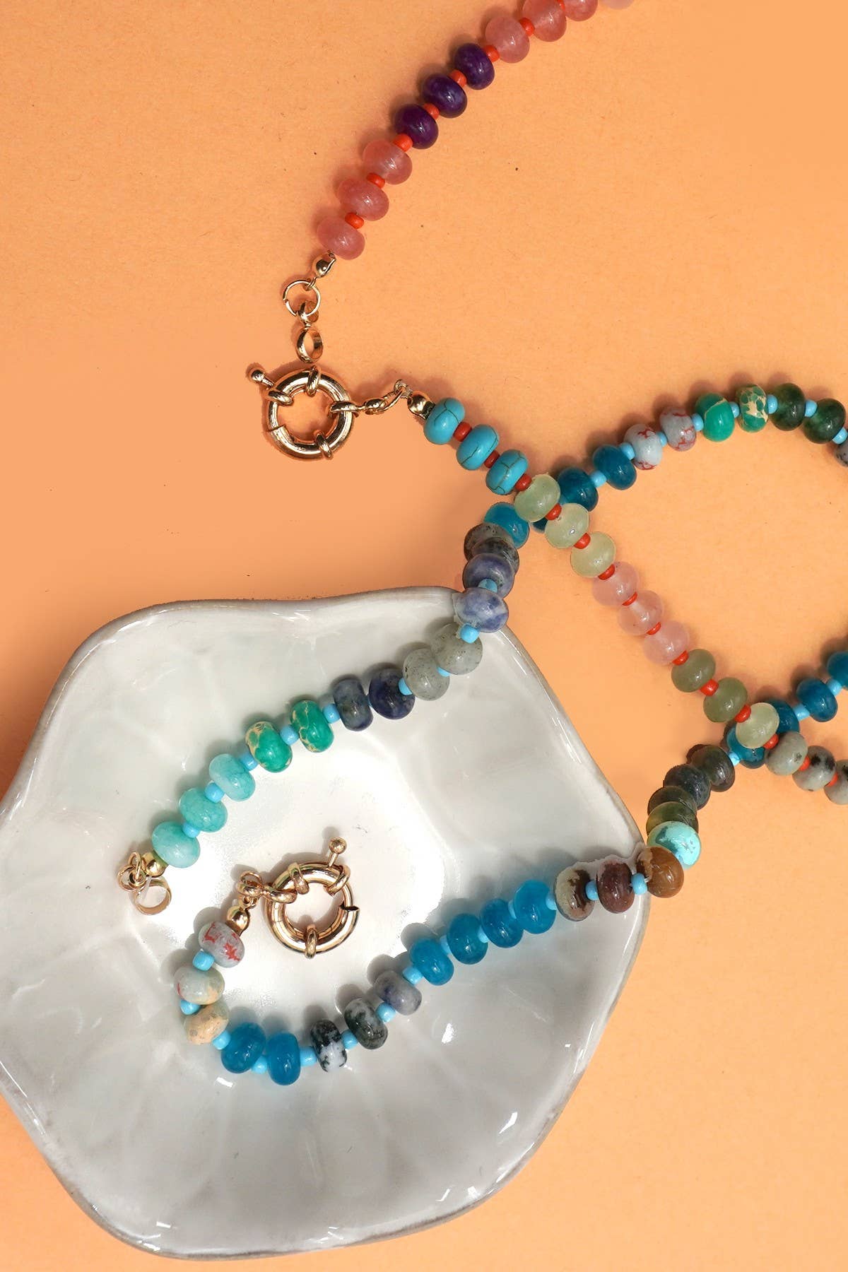 NATURAL STONE CHARM  SPRING CLASP BEADED NECKLACE | 40NK9467: A